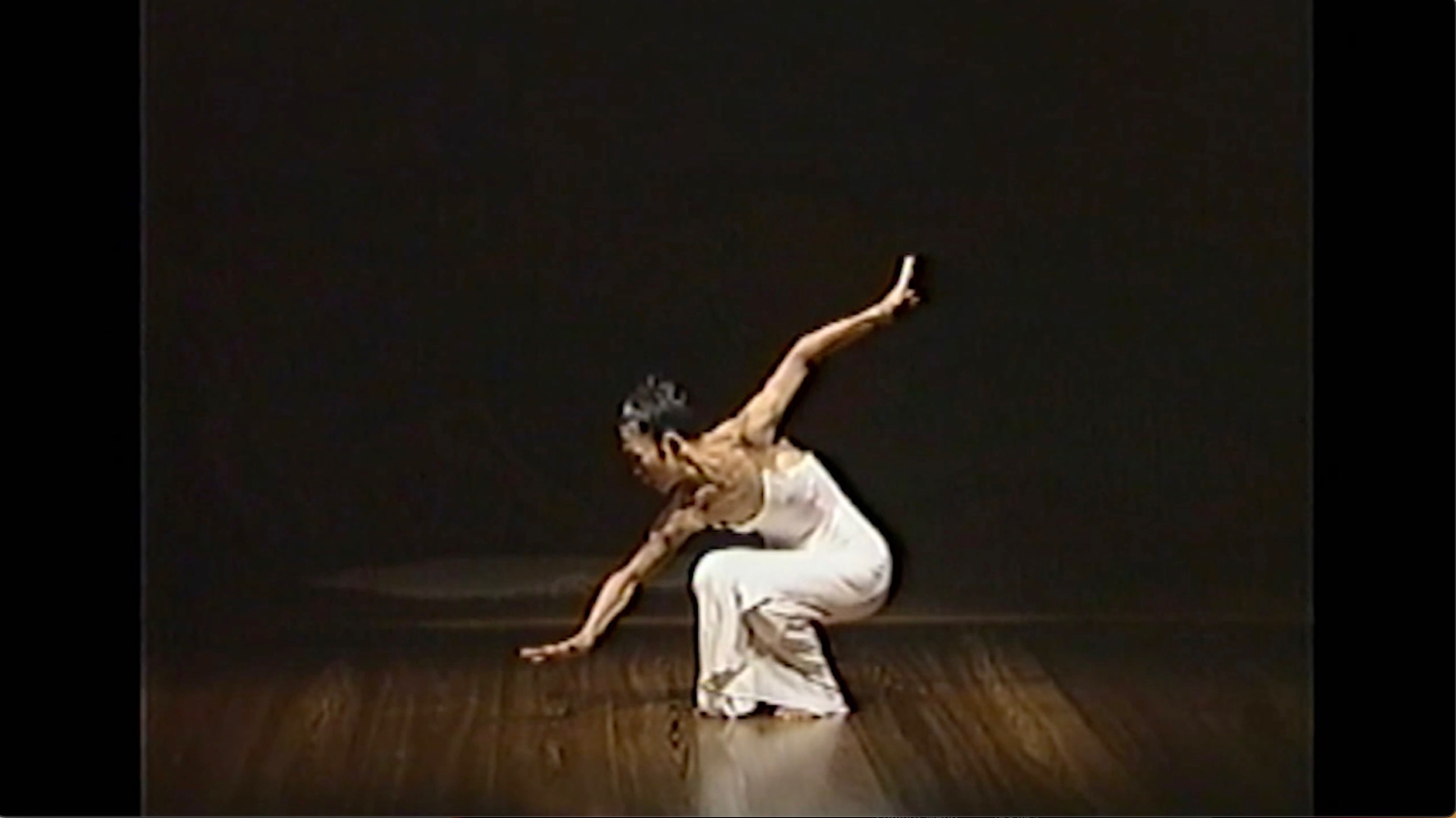 Bird – Mariko Sanjo dances on the Noh Mariko
